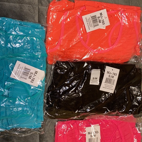 Clothes - Picture 15 of 16